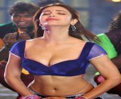 Shruti Hasan&#39;s boobs are spilling out from kuli berotot hasan basri