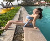 Thai girl at the pool ? from view full screen hijab girl at the seaside mp4