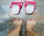 How to put on your flip flops after a pedicure without damaging your beautiful nails! from foot fitish flops after xxx