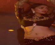 Mrunal Thakur sensual dance performance. Completely enjoyed by co-performer. from mrunal thakur nude sexy xxx photonnada aindritha nude