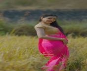 Prajakta Ghag (Nauvari song fame) looking sexy in pink saree from pink saree aunty hot song