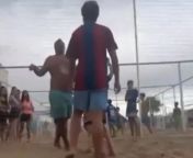 Mar del Plata: Un hombre de 40 aos le dio una pia a un pibe porque insulto a su hijo from bugil argentina pamer jembut le