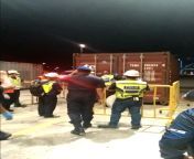 Kid found trapped inside a shipping container yesterday at Westports Port Klang from malay janda klang