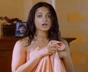 Anushka Shetty - so hot in towel from tamil actress anushka shetty very hot sexy videos auntie