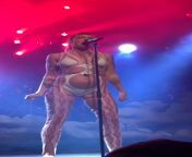 Tove Lo twerks in hot outfit from tove edfeldt